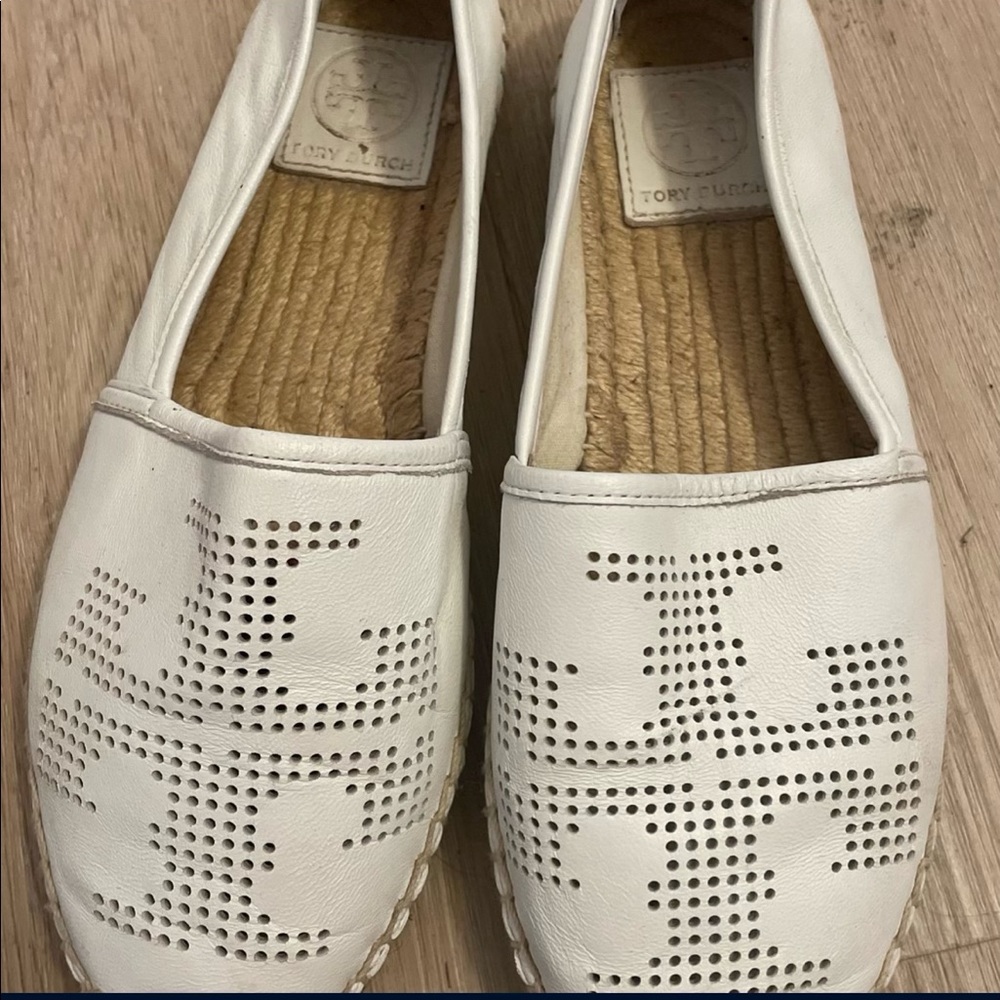 Tory Burch white mini ballet flats. Lightweight comfy .